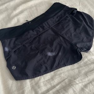 Lululemon Black Speed Up Shorts 2.5” inseam, size 8